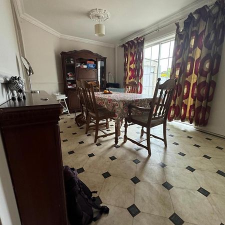 Nice Double Room Near Omni Shopping Dublín Exterior foto