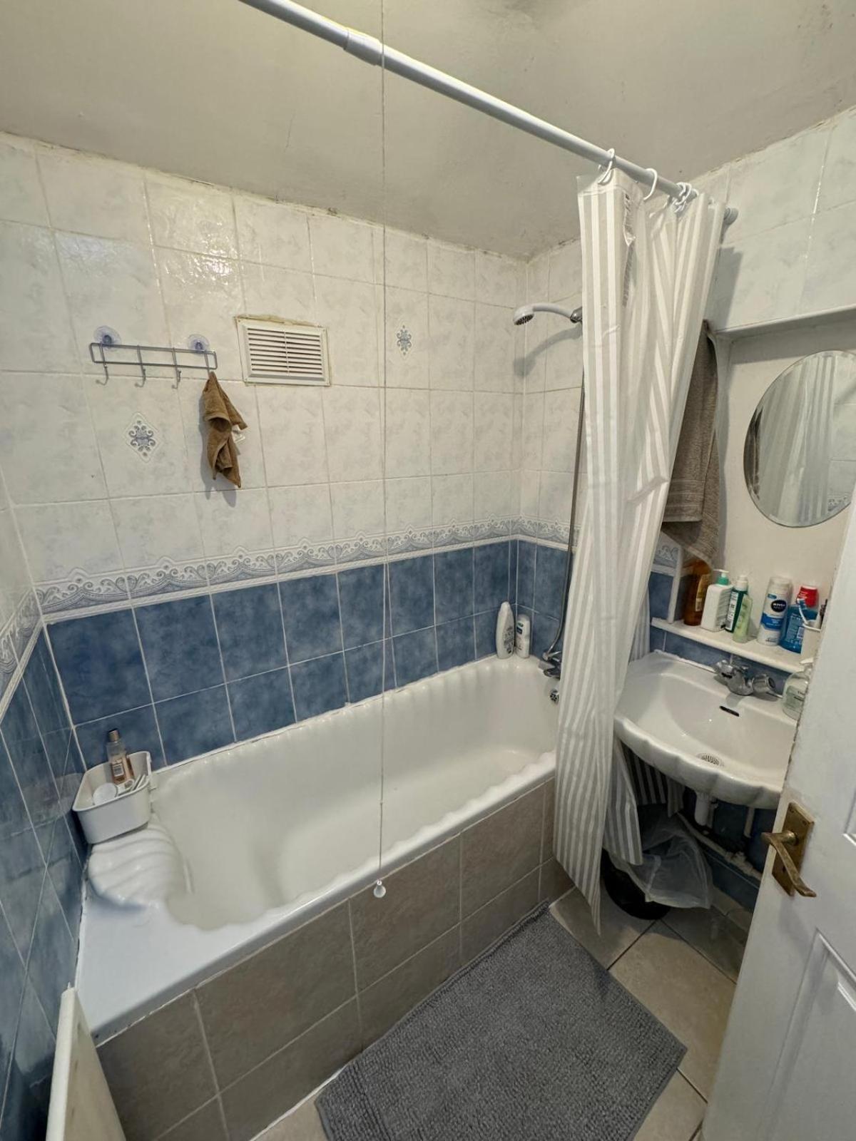 Nice Double Room Near Omni Shopping Dublín Exterior foto